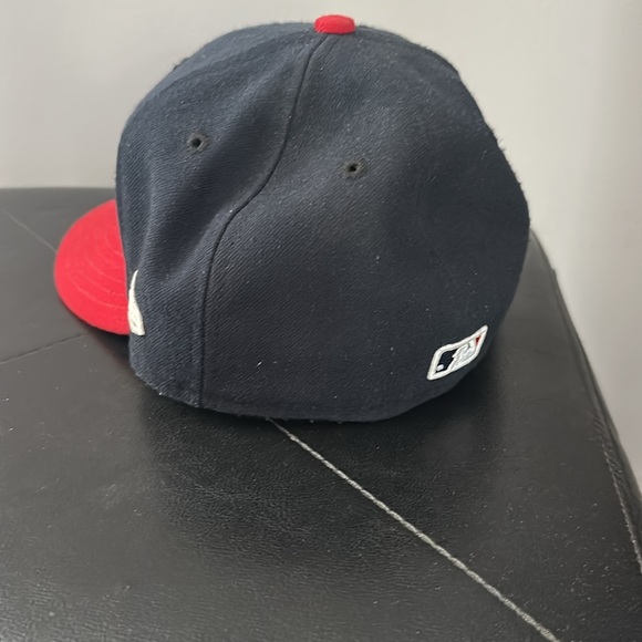 New era hat - Picture 2 of 3